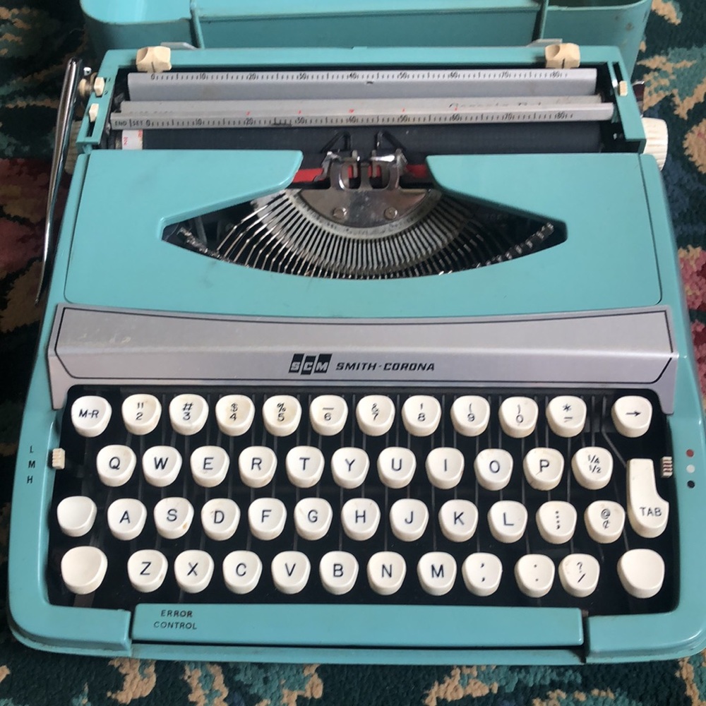 Vintage Smith-Corona Corsair Deluxe typewriter - Picture 2 of 16